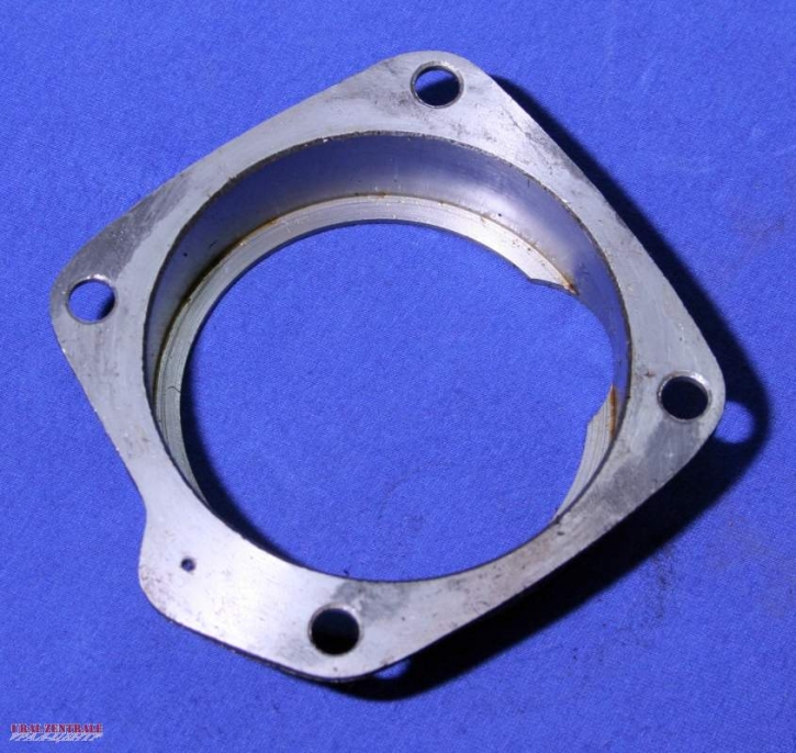 Bearing carrier crankshaft