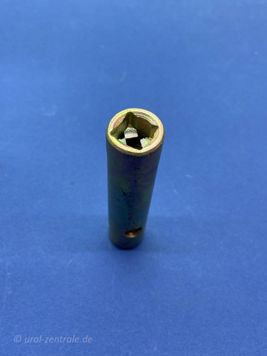 Square head socket for M72 cylinder head bolts