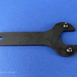 Universal wrench